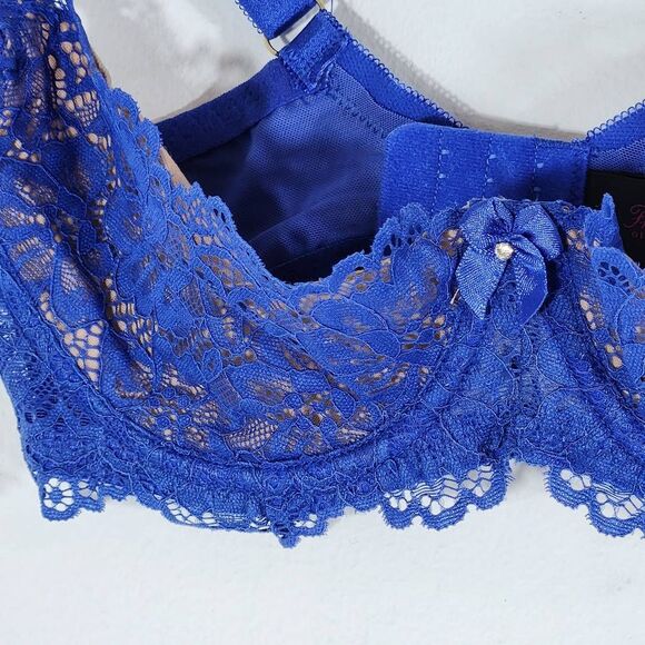 Frederick's of Hollywood Nude and Blue Lace Bra Size 32D NWT Lingerie Shower - Picture 3 of 13